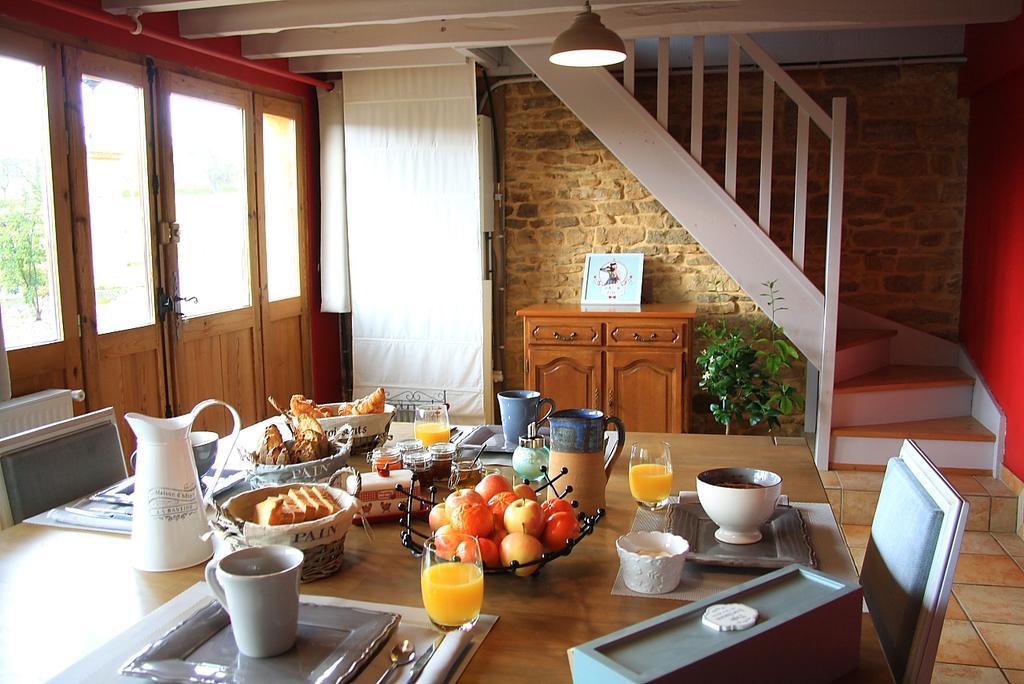 Gasthaus Le Clos Cosy Archignac Exterior foto
